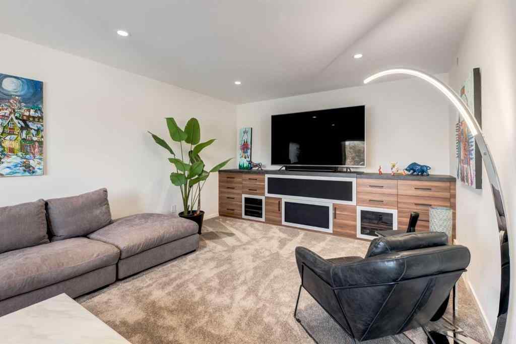 MLS® A2262896 - 134 6 Avenue NW in Crescent Heights Calgary, Residential