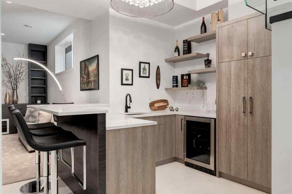 MLS® A2262896 - 134 6 Avenue NW in Crescent Heights Calgary, Residential