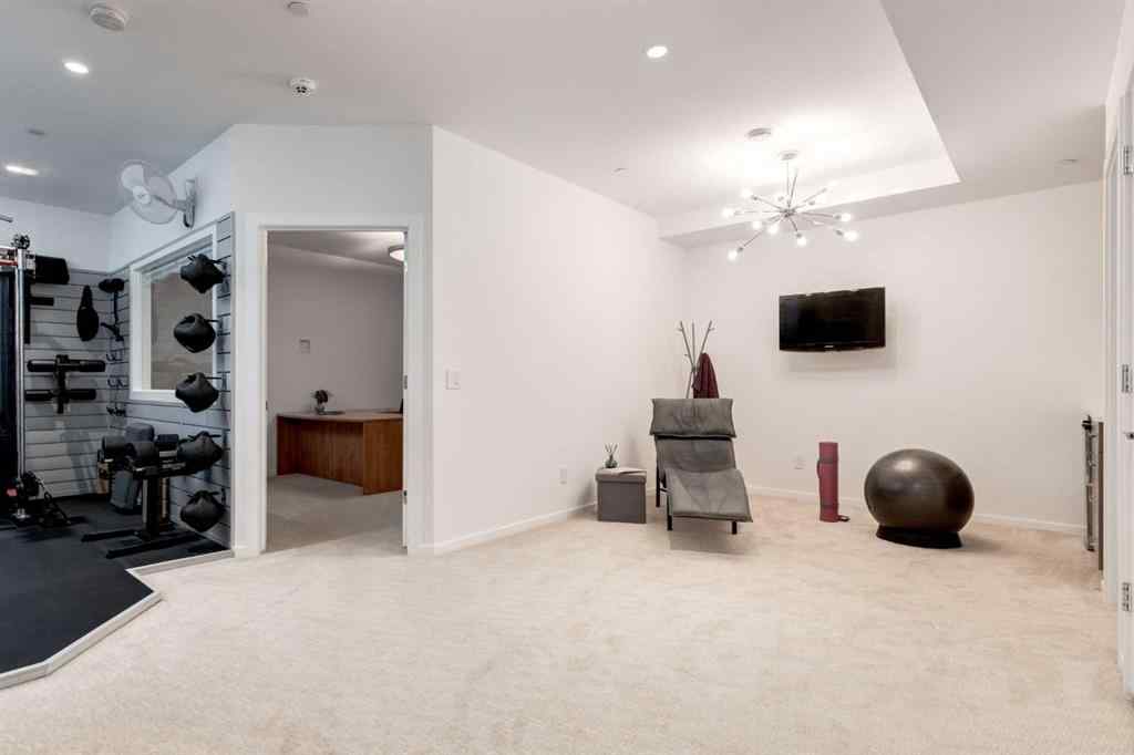 MLS® A2262896 - 134 6 Avenue NW in Crescent Heights Calgary, Residential