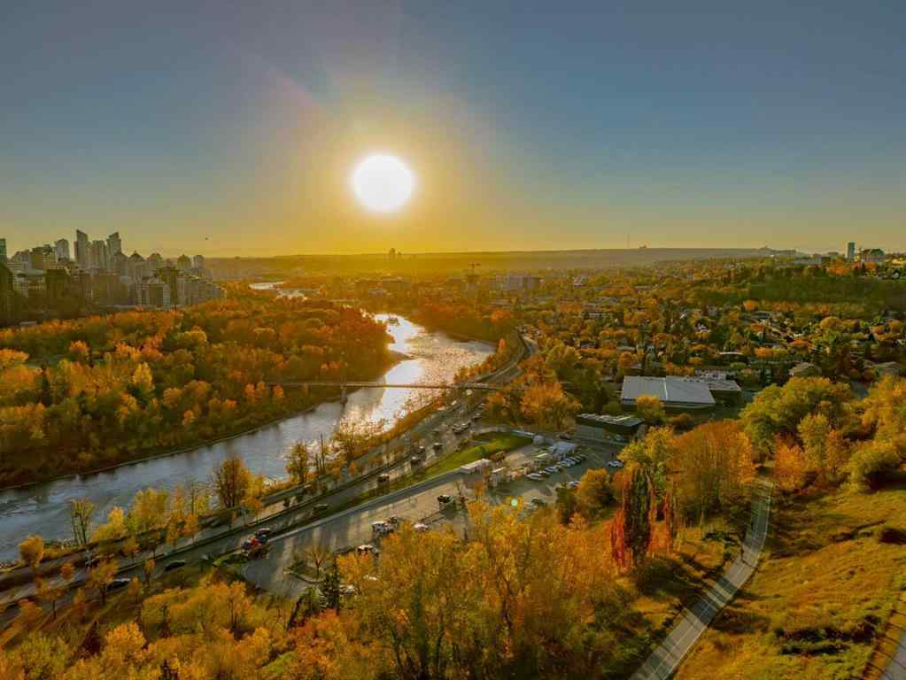 MLS® A2262896 - 134 6 Avenue NW in Crescent Heights Calgary, Residential