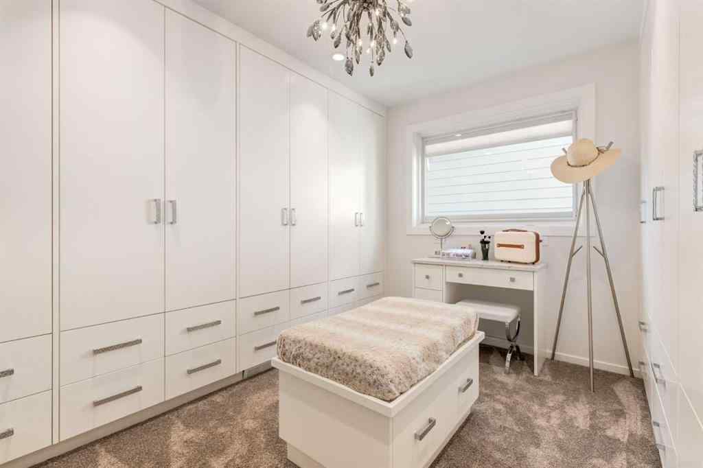 MLS® A2262896 - 134 6 Avenue NW in Crescent Heights Calgary, Residential