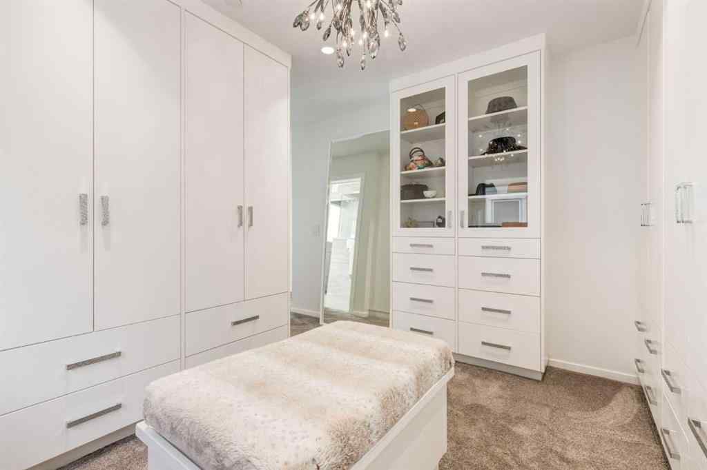 MLS® A2262896 - 134 6 Avenue NW in Crescent Heights Calgary, Residential