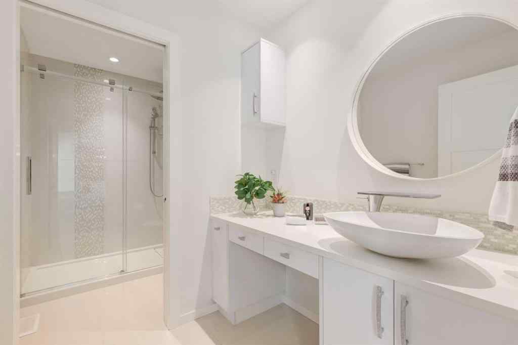 MLS® A2262896 - 134 6 Avenue NW in Crescent Heights Calgary, Residential