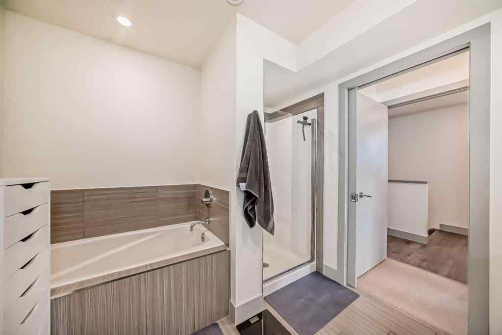 MLS® A2262899 - Unit #204 1707 27 Avenue SW in South Calgary Calgary, Residential