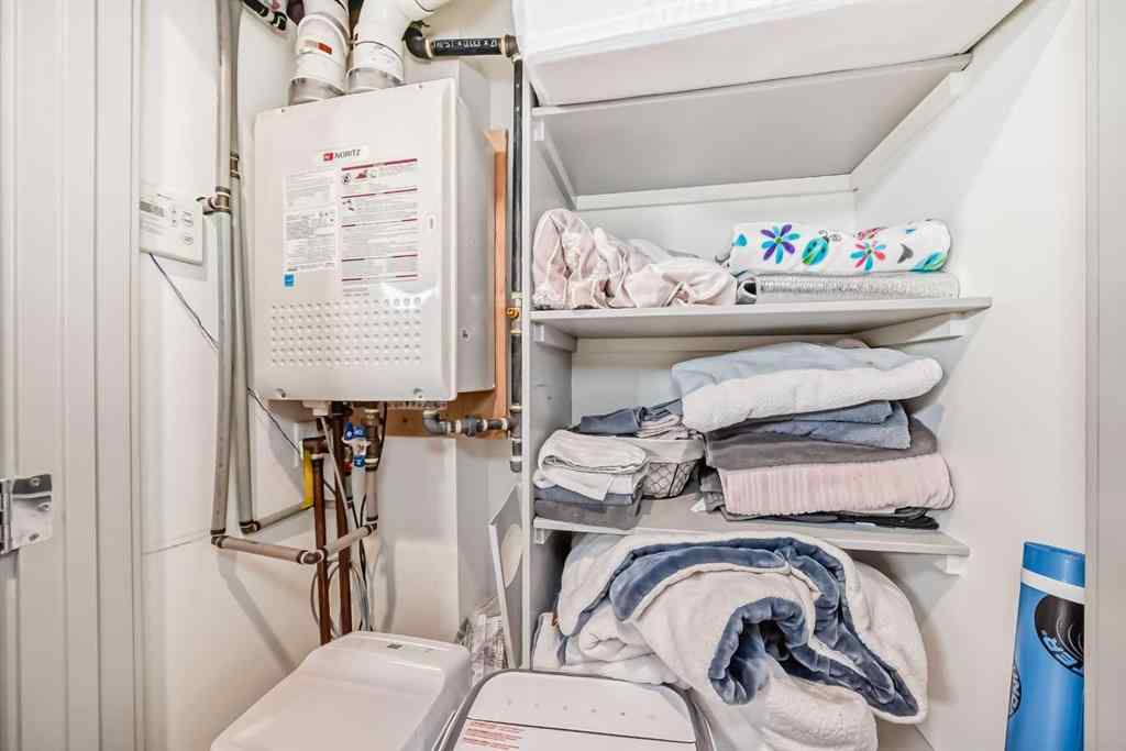 MLS® A2262899 - Unit #204 1707 27 Avenue SW in South Calgary Calgary, Residential