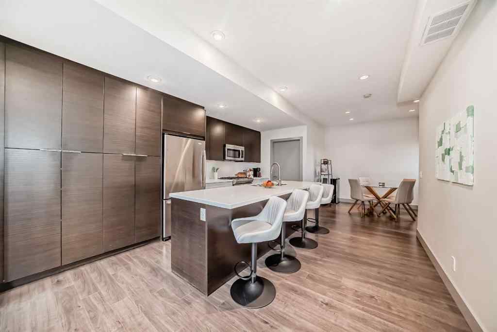 MLS® A2262899 - Unit #204 1707 27 Avenue SW in South Calgary Calgary, Residential
