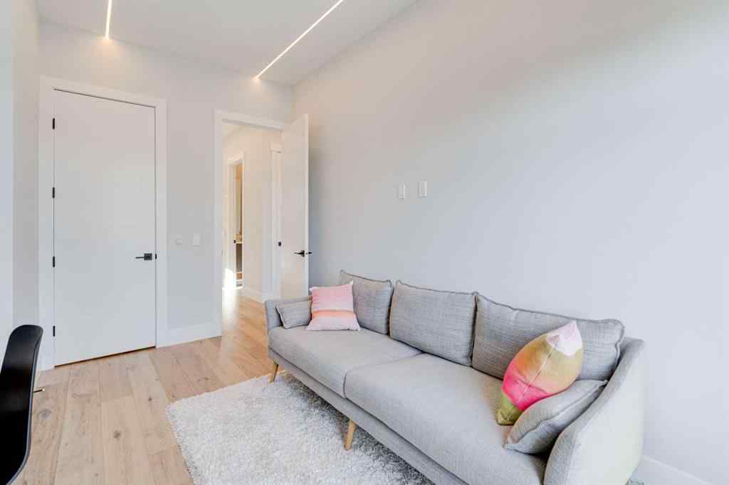 MLS® A2262910 - 1902 13 Street SW in Upper Mount Royal Calgary, Residential