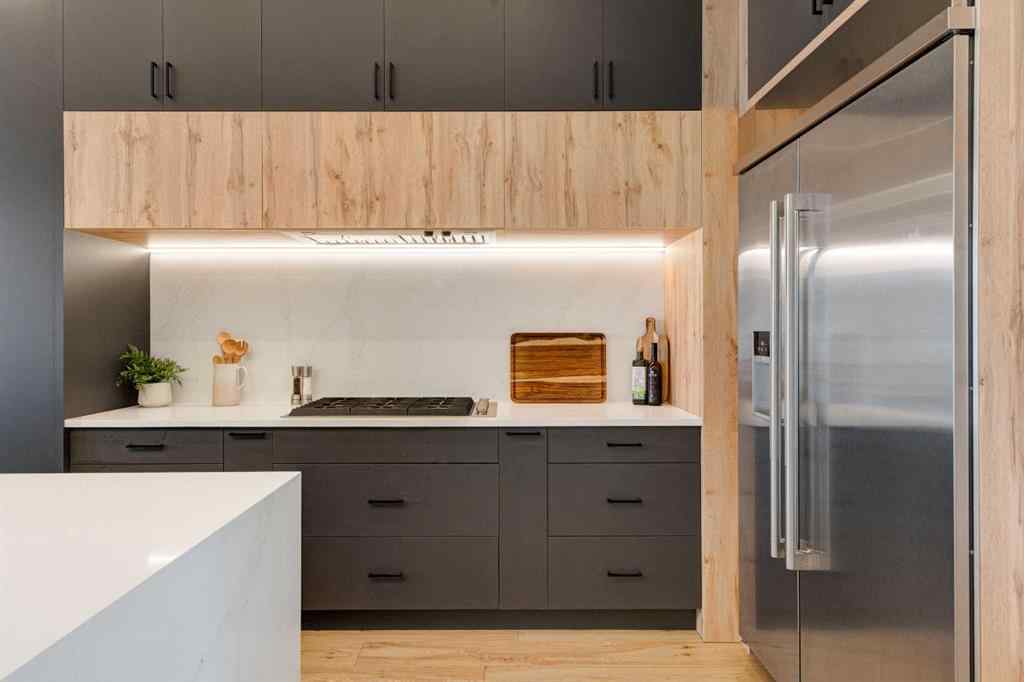 MLS® A2262910 - 1902 13 Street SW in Upper Mount Royal Calgary, Residential