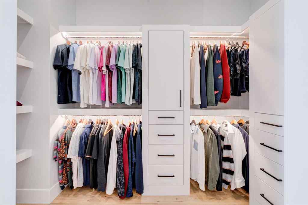 MLS® A2262910 - 1902 13 Street SW in Upper Mount Royal Calgary, Residential