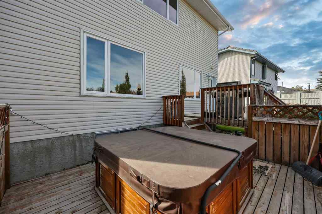 MLS® A2262912 - 52 West Edge Road  in West Valley Cochrane, Residential