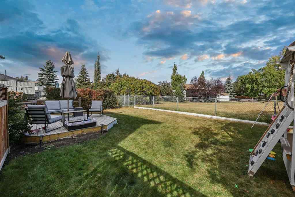 MLS® A2262912 - 52 West Edge Road  in West Valley Cochrane, Residential