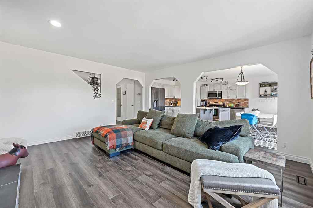 MLS® A2262912 - 52 West Edge Road  in West Valley Cochrane, Residential