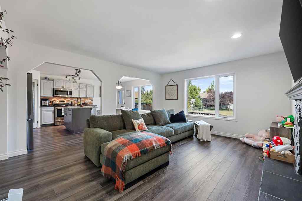 MLS® A2262912 - 52 West Edge Road  in West Valley Cochrane, Residential