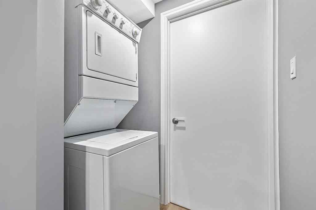 MLS® A2262916 - 128 Queen Alexandra Close SE in Queensland Calgary, Residential