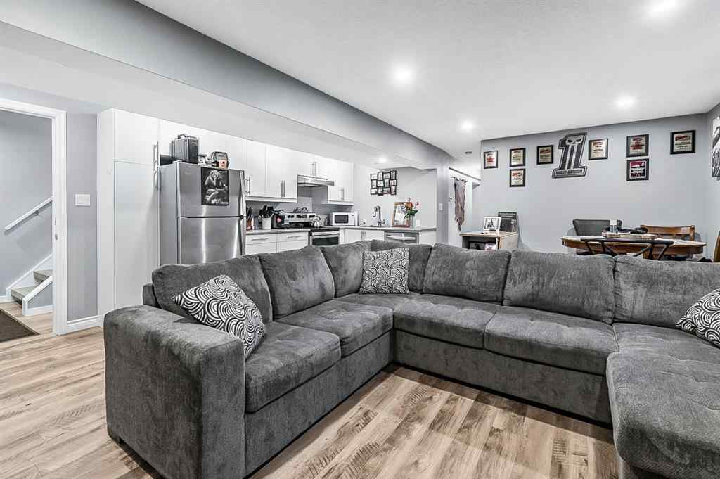 MLS® A2262916 - 128 Queen Alexandra Close SE in Queensland Calgary, Residential