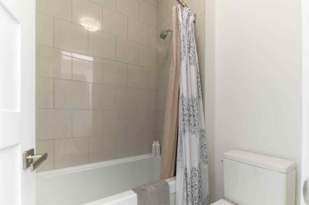 MLS® A2262918 - 2132 32 Avenue SW in Richmond Calgary, Residential