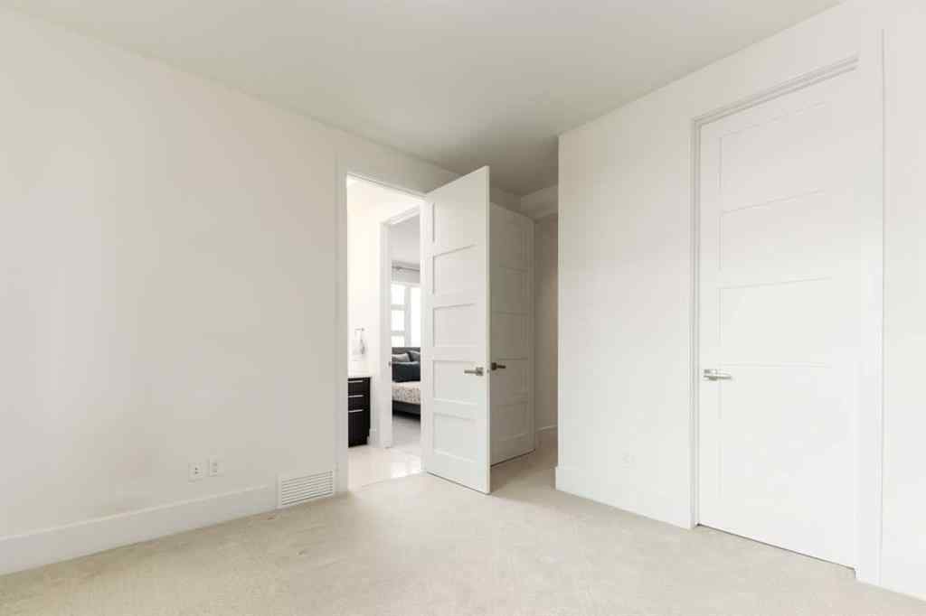 MLS® A2262918 - 2132 32 Avenue SW in Richmond Calgary, Residential