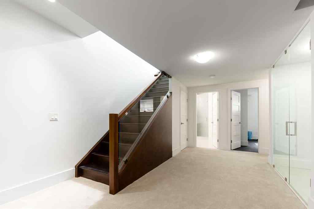 MLS® A2262918 - 2132 32 Avenue SW in Richmond Calgary, Residential