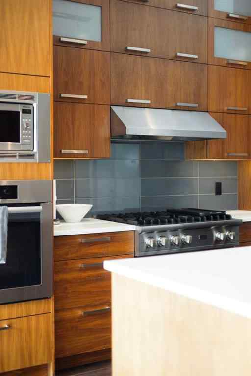 MLS® A2262918 - 2132 32 Avenue SW in Richmond Calgary, Residential