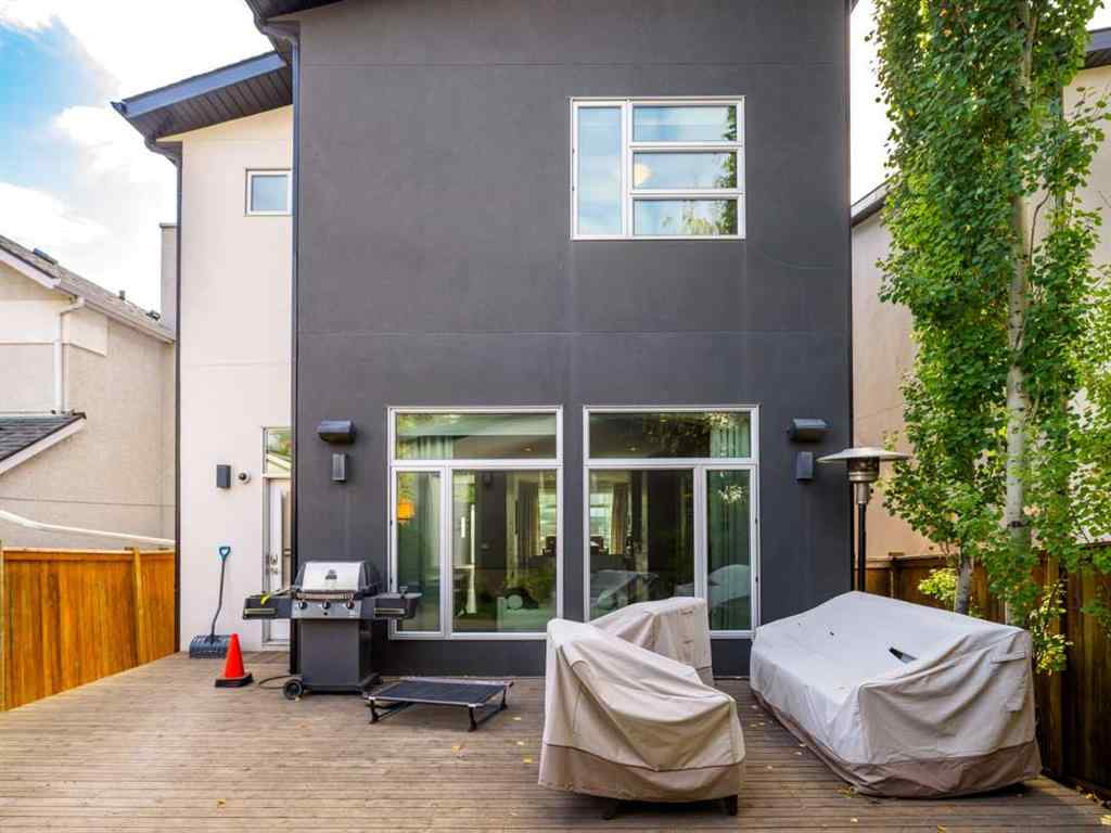 MLS® A2262918 - 2132 32 Avenue SW in Richmond Calgary, Residential