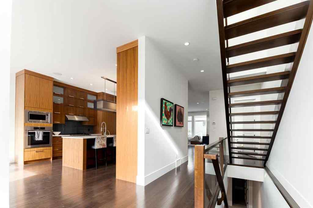 MLS® A2262918 - 2132 32 Avenue SW in Richmond Calgary, Residential