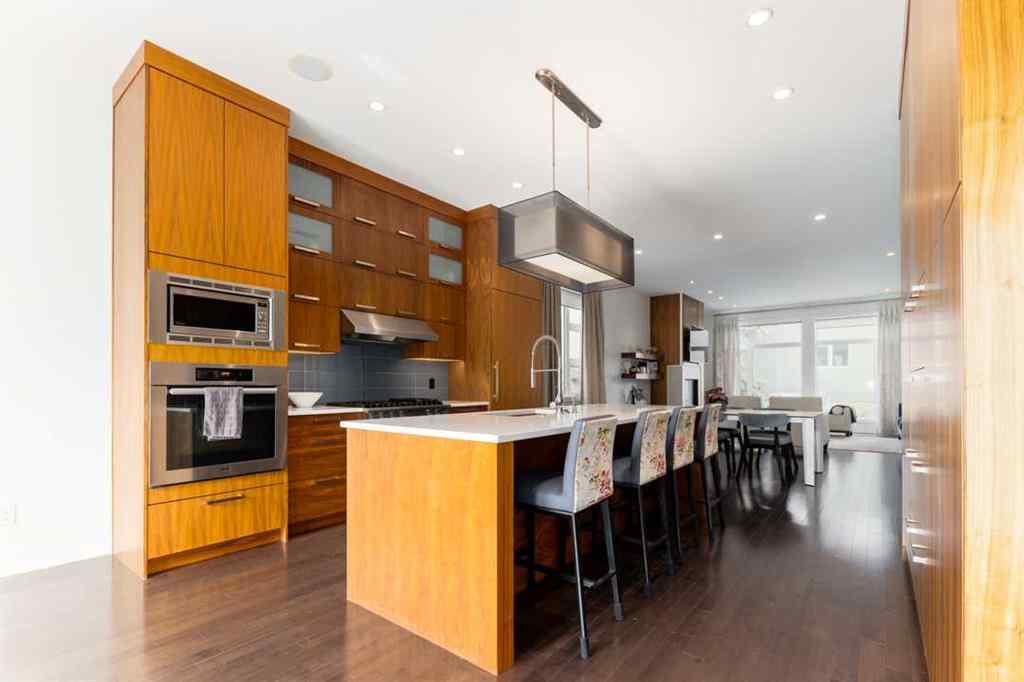 MLS® A2262918 - 2132 32 Avenue SW in Richmond Calgary, Residential