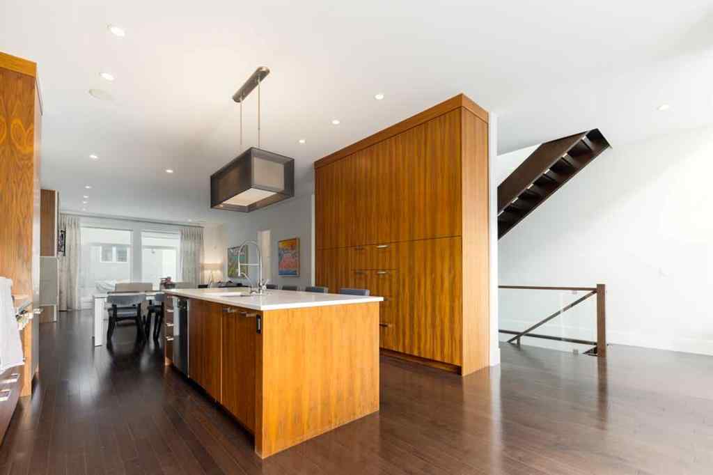 MLS® A2262918 - 2132 32 Avenue SW in Richmond Calgary, Residential