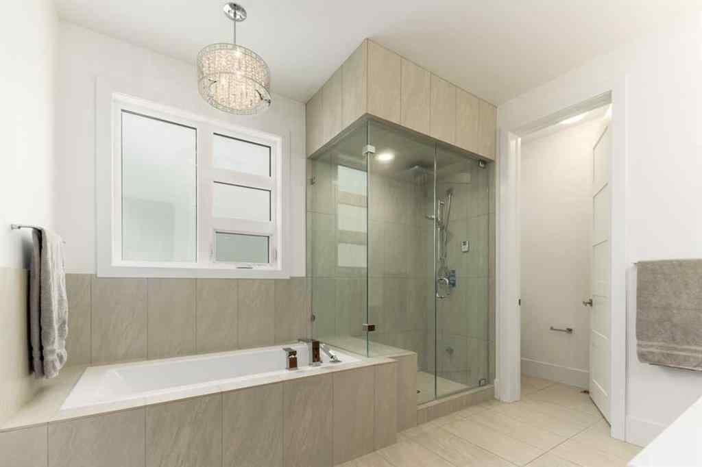 MLS® A2262918 - 2132 32 Avenue SW in Richmond Calgary, Residential