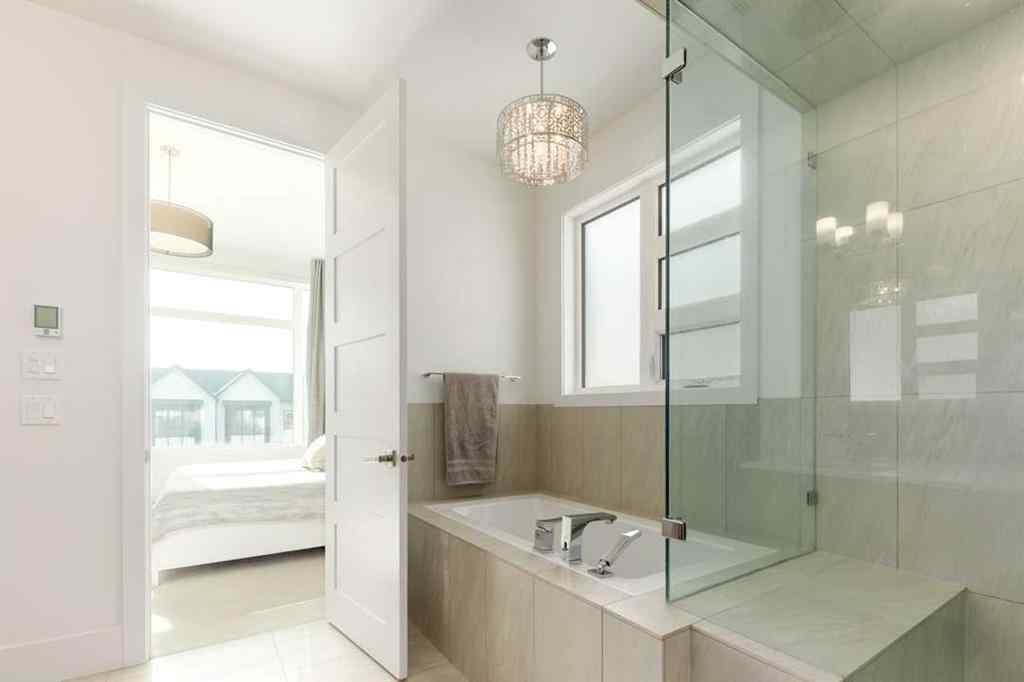 MLS® A2262918 - 2132 32 Avenue SW in Richmond Calgary, Residential