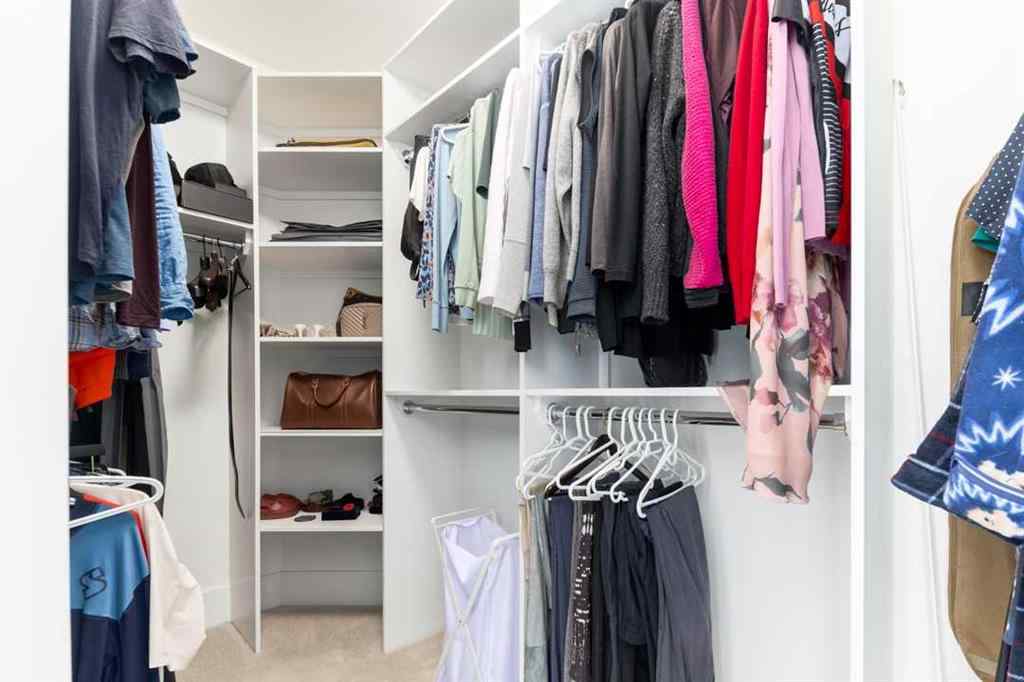 MLS® A2262918 - 2132 32 Avenue SW in Richmond Calgary, Residential