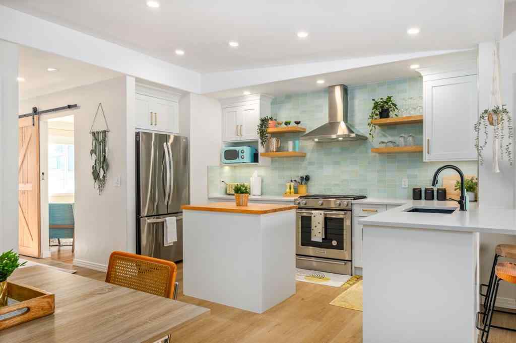 MLS® A2262938 - 35 Fairview Drive SE in Fairview Calgary, Residential