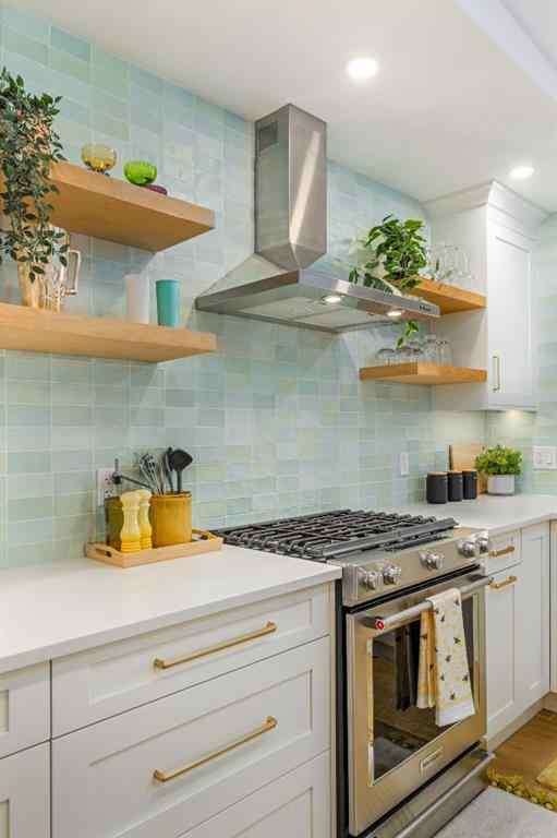 MLS® A2262938 - 35 Fairview Drive SE in Fairview Calgary, Residential