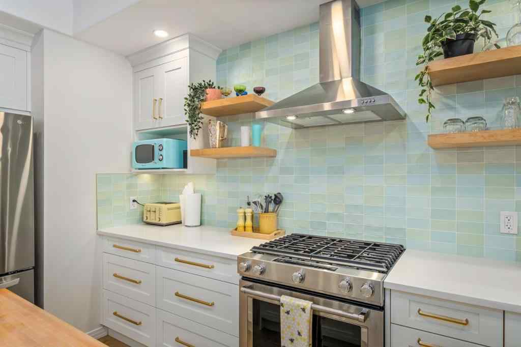 MLS® A2262938 - 35 Fairview Drive SE in Fairview Calgary, Residential