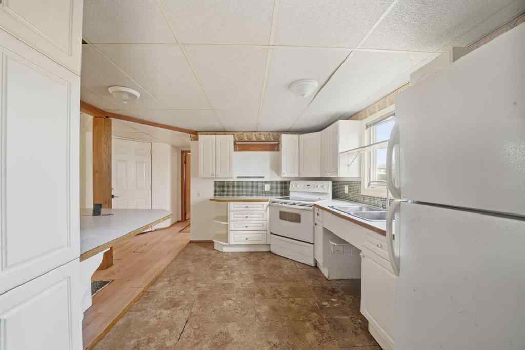 MLS® A2262948 - 1221 Lucina Street  in Hawkridge Estates Penhold, Residential