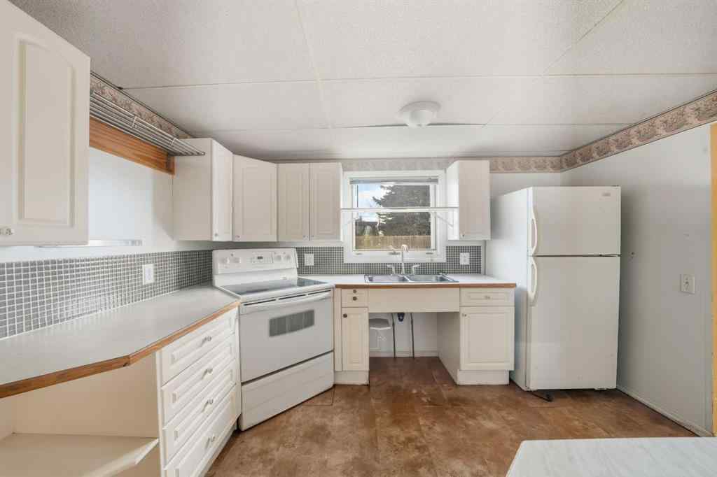 MLS® A2262948 - 1221 Lucina Street  in Hawkridge Estates Penhold, Residential