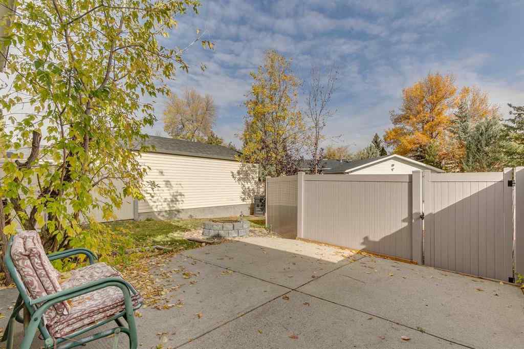 MLS® A2262950 - 108 Sunbank Way SE in Sundance Calgary, Residential