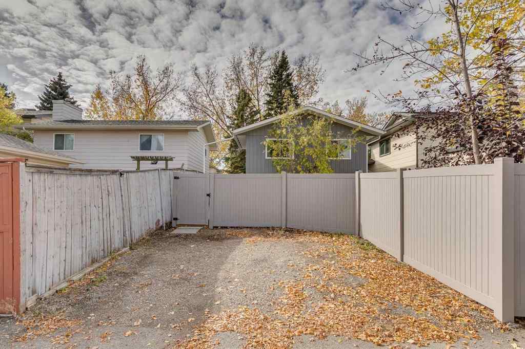 MLS® A2262950 - 108 Sunbank Way SE in Sundance Calgary, Residential