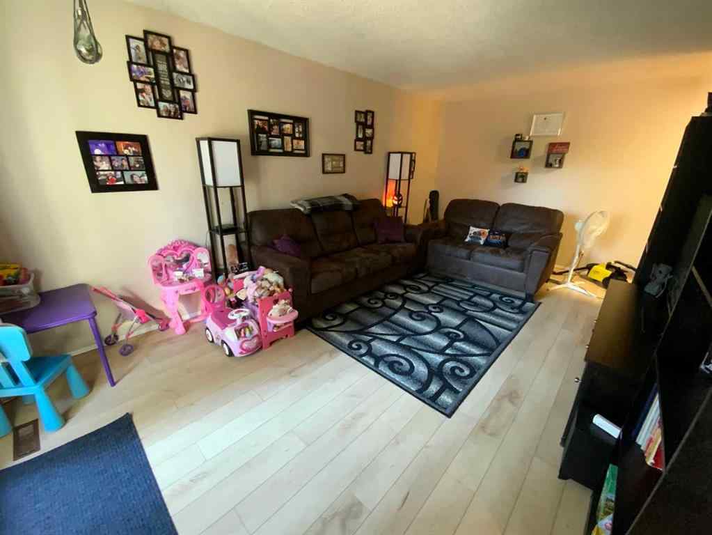 MLS® A2262954 - 441 4 Avenue SE in NONE Three Hills, Residential