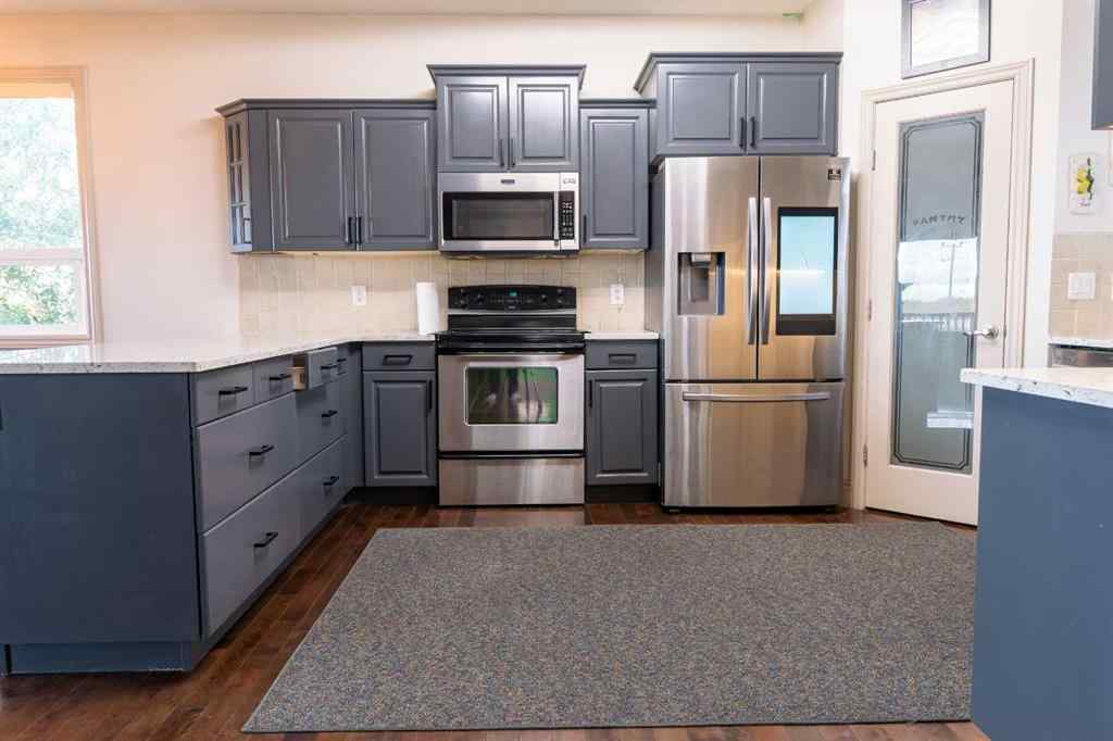 MLS® A2262958 - 8902 131 Avenue  in Crystal Lake Estates Grande Prairie, Residential