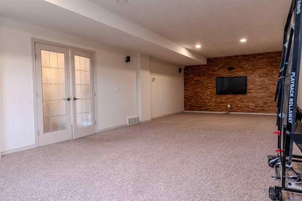 MLS® A2262958 - 8902 131 Avenue  in Crystal Lake Estates Grande Prairie, Residential