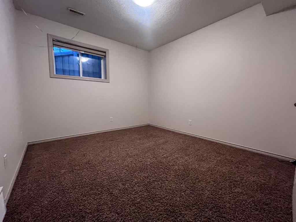 MLS® A2262958 - 8902 131 Avenue  in Crystal Lake Estates Grande Prairie, Residential