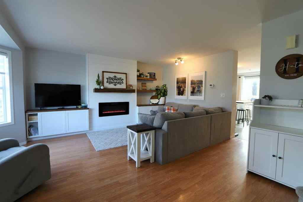 MLS® A2262964 - 4949 Westbrooke Road  in Valley Ridge Blackfalds, Residential