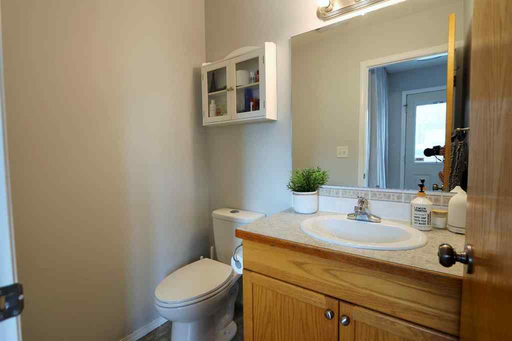 MLS® A2262964 - 4949 Westbrooke Road  in Valley Ridge Blackfalds, Residential