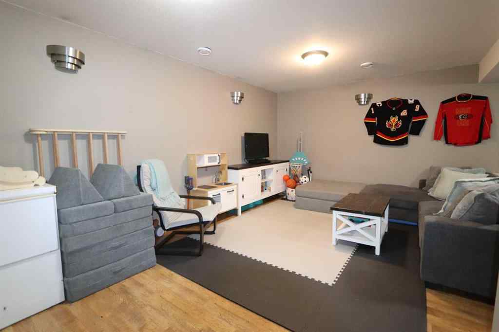 MLS® A2262964 - 4949 Westbrooke Road  in Valley Ridge Blackfalds, Residential