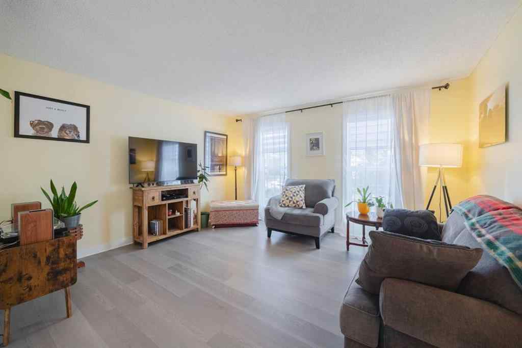 MLS® A2262970 - 47 Luxstone Point SW in Luxstone Airdrie, Residential