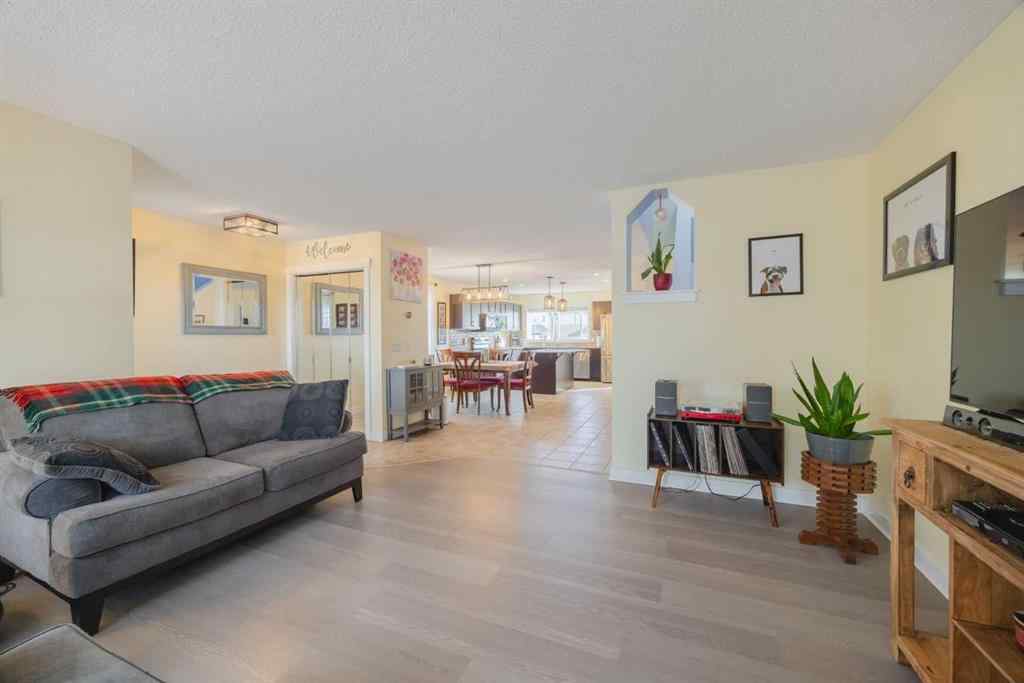 MLS® A2262970 - 47 Luxstone Point SW in Luxstone Airdrie, Residential