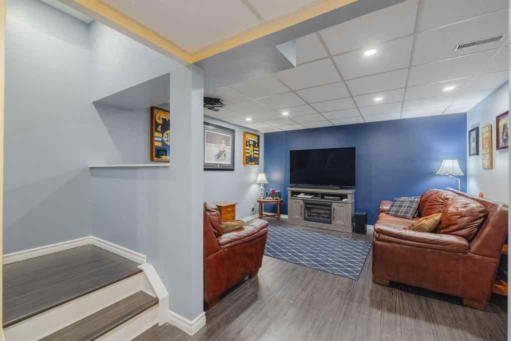 MLS® A2262970 - 47 Luxstone Point SW in Luxstone Airdrie, Residential