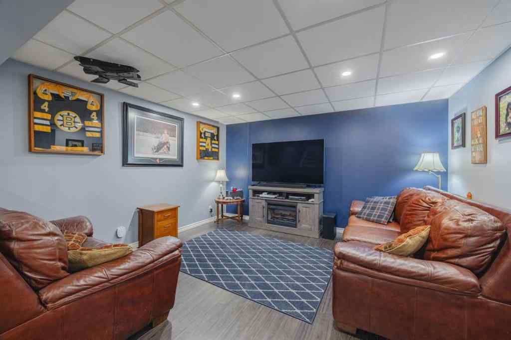 MLS® A2262970 - 47 Luxstone Point SW in Luxstone Airdrie, Residential