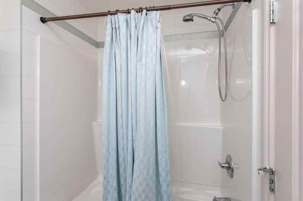 MLS® A2262988 - 7206 61 Street  in Rocky Mtn House Rocky Mountain House, Residential