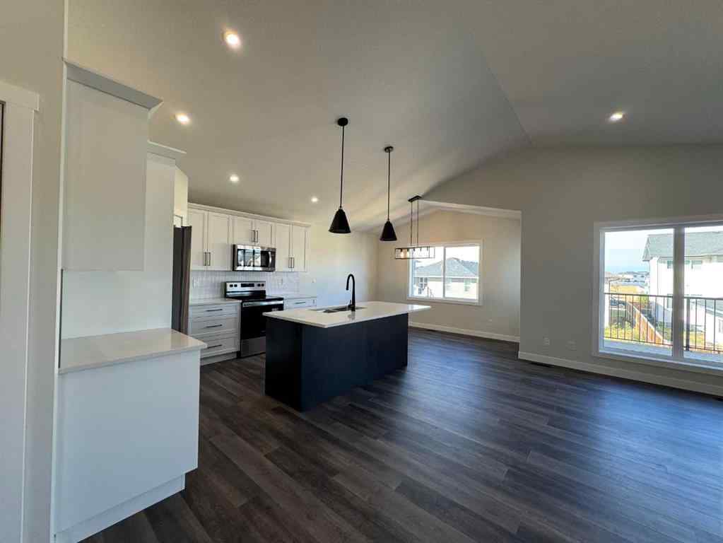 MLS® A2262993 - 21 Vermont Close  in Valley Ridge Blackfalds, Residential